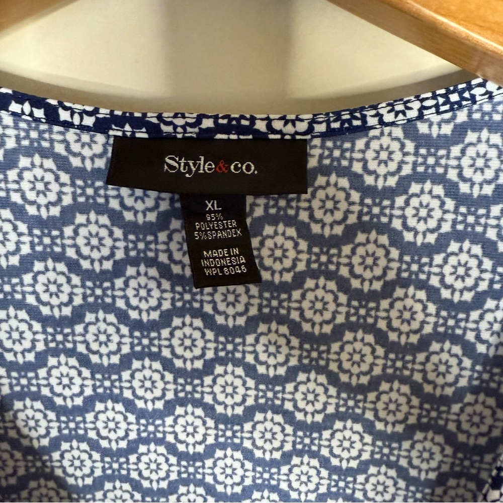Style & Co Womens XL Top V-Neck Navy/White Wrap Blouse Sleeveless - Picture 2 of 3
